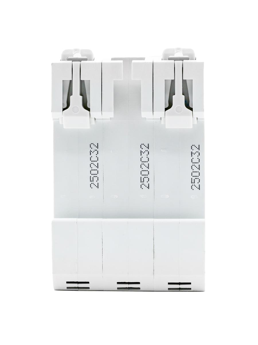 Автоматический выключатель 32А 3P