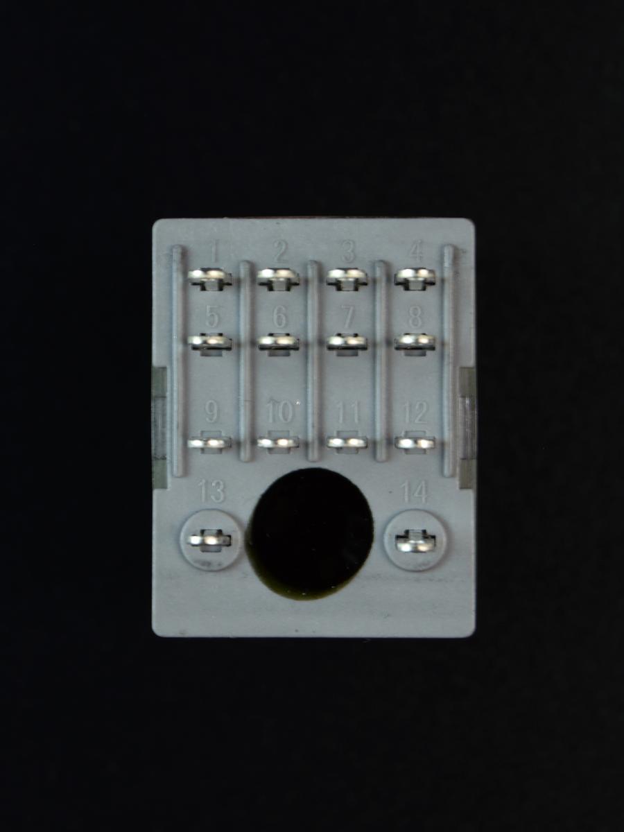 Комплект реле NNC68BZL-4Z-220VAC + колодка PYF14A-E2