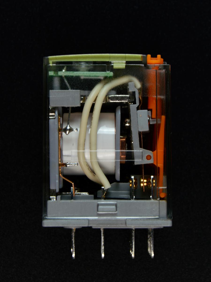 Комплект реле NNC68BZL-4Z-220VAC + колодка PYF14A-E2