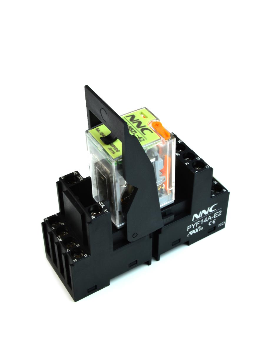 Комплект реле NNC68BZL-4Z-220VAC + колодка PYF14A-E2